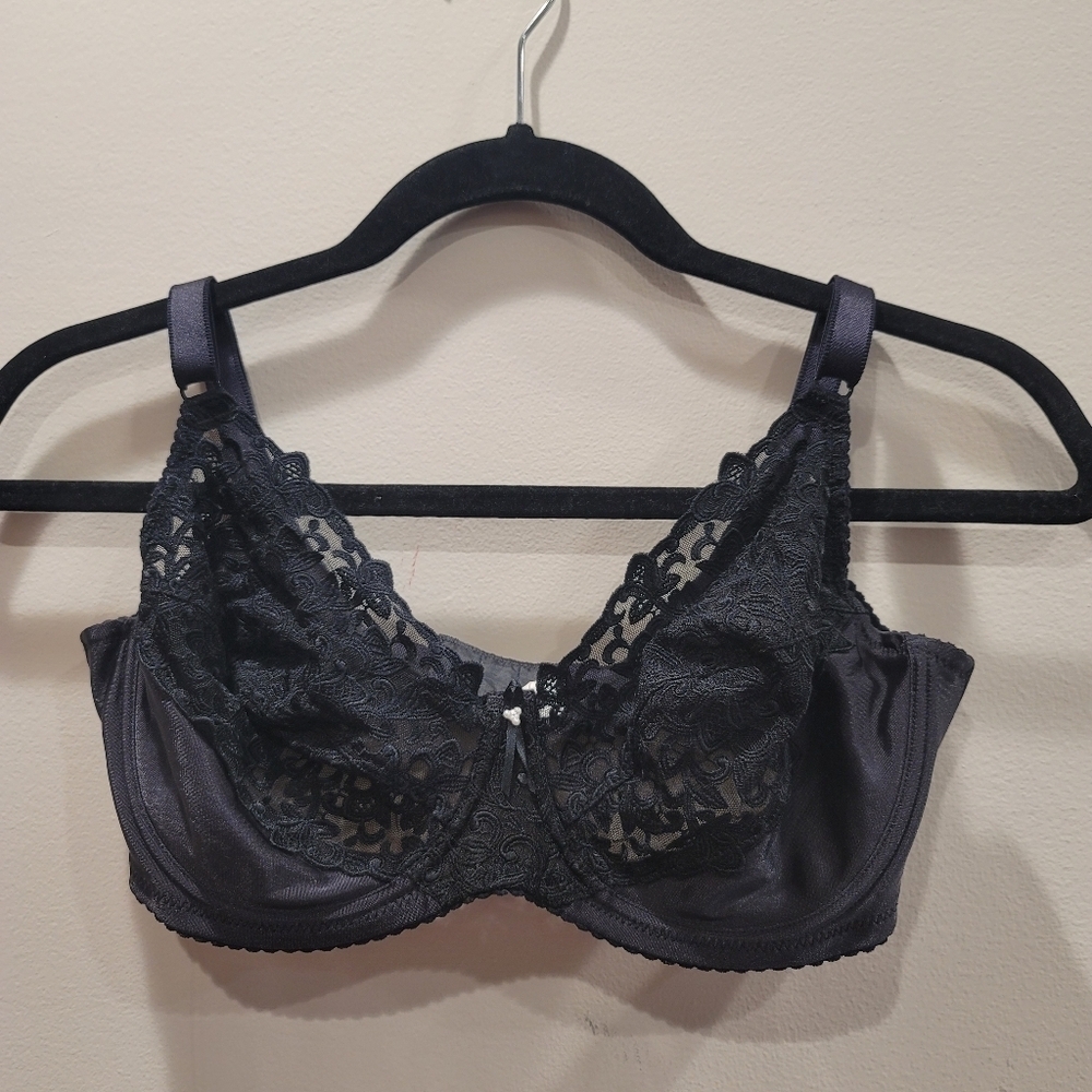Sz 36D Vintage Black Wacoal Embrace Tapestry Lace Bra
